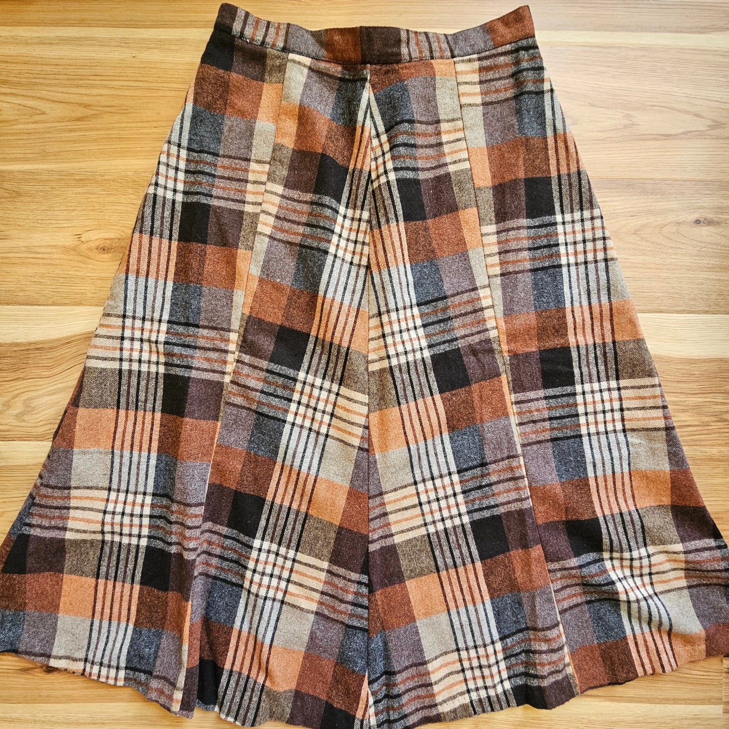 Vintage Wool Plaid Skirt (M)