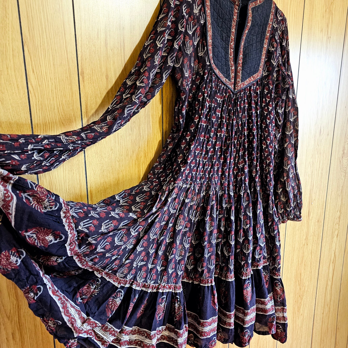 60s Black & Paisley Dress (S/M)