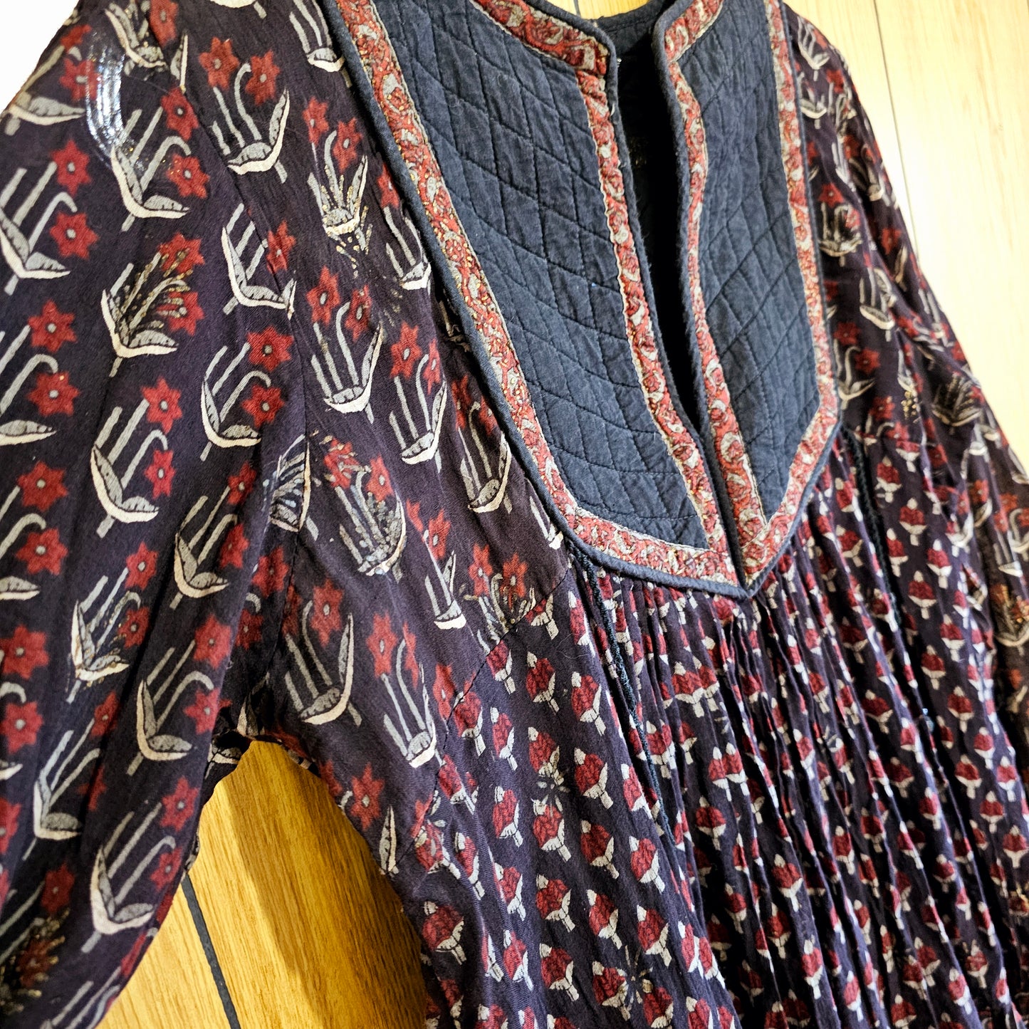 60s Black & Paisley Dress (S/M)