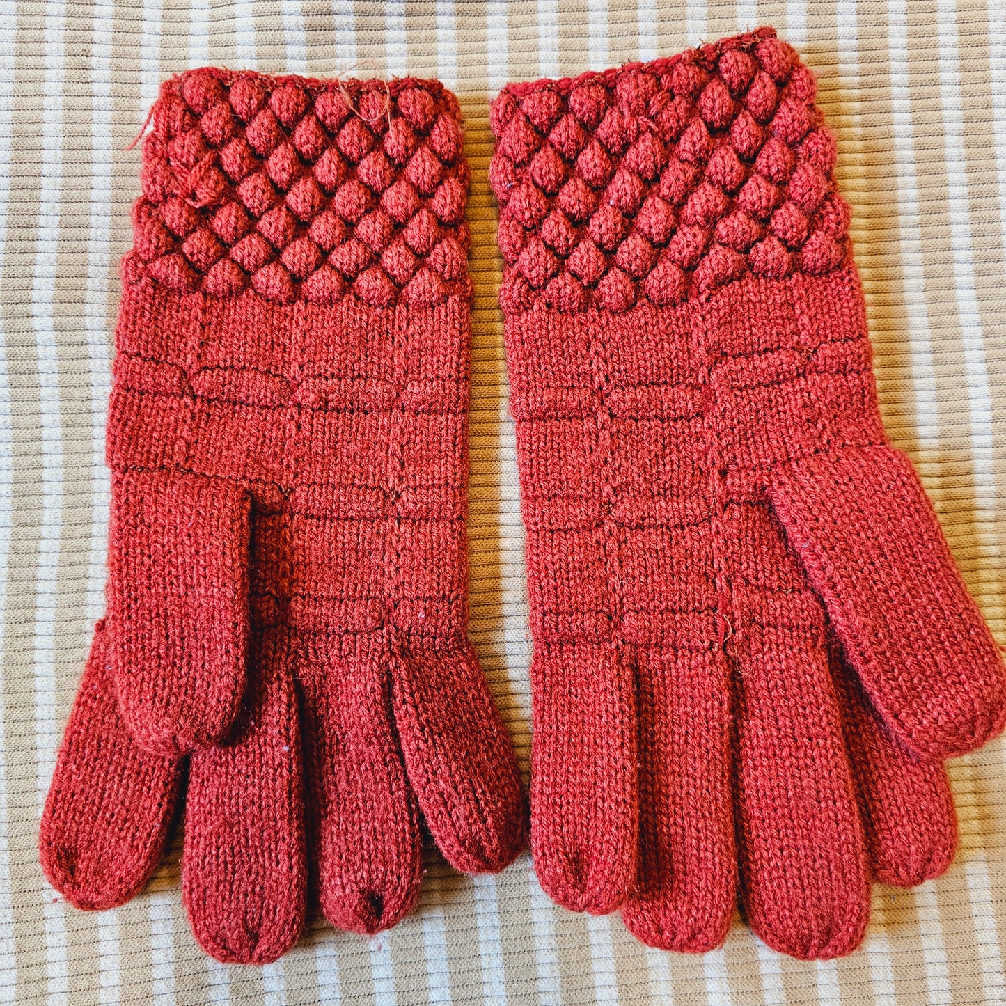 70s Knit Gloves
